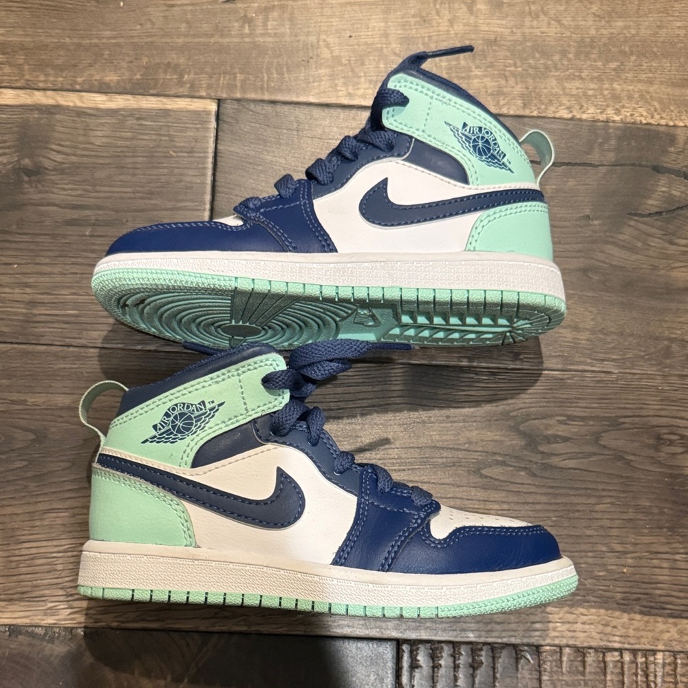 Nike Air Jordan Mint and Navy High-Tops toddler size 11c
